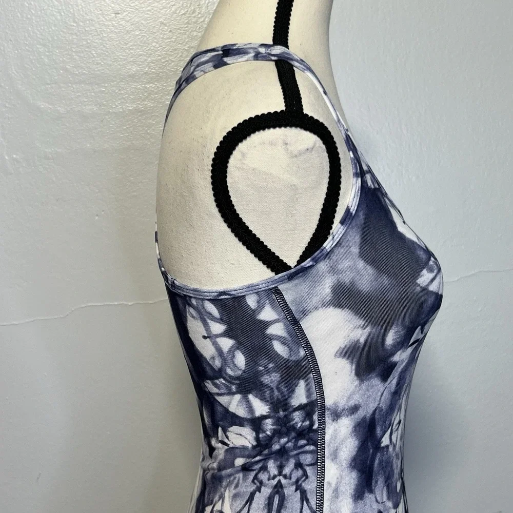 Lululemon Cool Racerback Tank Top Women's Sz 2‎ White Blue Tie Dye